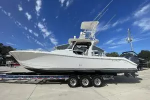  2018 EdgeWater 370CC Yacht For Sale in Clearwater FL
