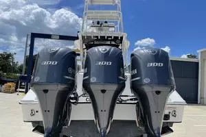  2018 EdgeWater 370CC Yacht For Sale in Clearwater FL