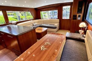 Hatteras 55 HOPE-Dinette