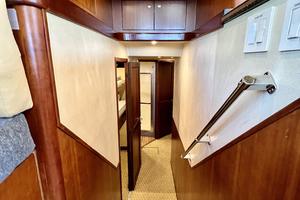 Hatteras 55 HOPE-Companionway