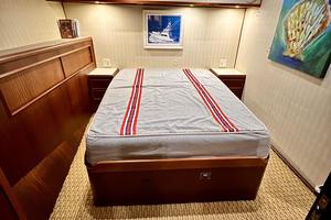 Hatteras 55 HOPE-Master Stateroom
