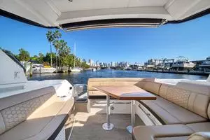 2019 Sea Ray Sundancer Coupe thumbnail 16