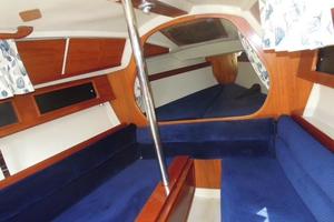 Rainbow Spirit 28ft Pearson Yacht For Sale