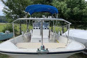 17ft Boston Whaler Yacht For Sale