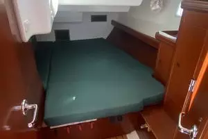 2004 Beneteau 473 thumbnail 48
