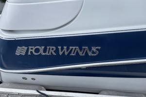 RUFF N IT 28ft Four Winns Yacht For Sale