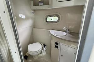 RUFF N IT 28ft Four Winns Yacht For Sale