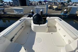 Photo 3401733 for 2011 Trophy 2102 Walkaround  