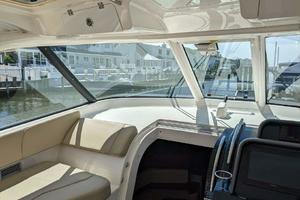 Photo 3413520 for 2018 Pursuit 385 Offshore  