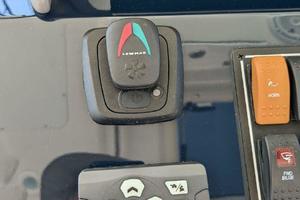 Photo 3413524 for 2018 Pursuit 385 Offshore  