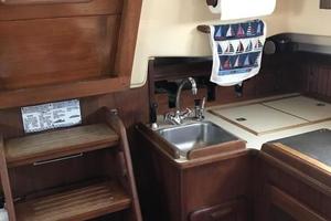 Two Seas 27ft Island Packet Yacht For Sale
