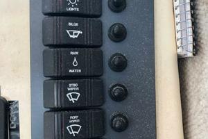 Photo 3416479 for 2005 Parker 2320 SL  