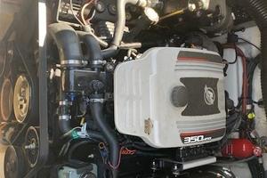 Photo 3710472 for 2008 Sea Ray 240 Sundeck  