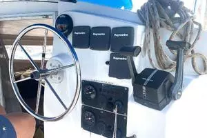 1995 Fountaine Pajot Athena 38 thumbnail 16