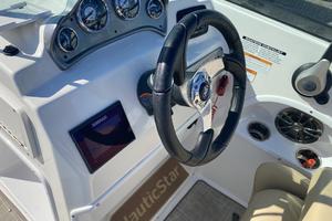 Photo 3464367 for 2019 NauticStar 223 DC  