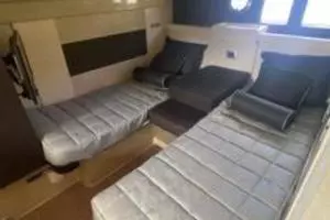 2013 Cranchi M44 HT thumbnail 12