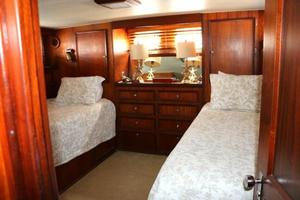 43ft Hatteras Yacht For Sale