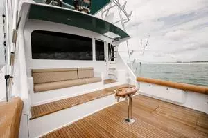 2007 64 Viking CNV Evil Eyes Cockpit (1)