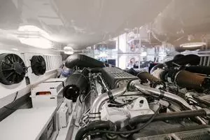 2007 64 Viking CNV Evil Eyes Engine Room (3)