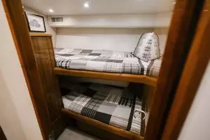 2007 64 Viking CNV Evil Eyes Starboard Bunkroom (3)