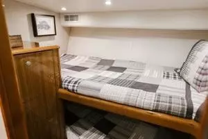 2007 64 Viking CNV Evil Eyes Starboard Bunkroom (1)