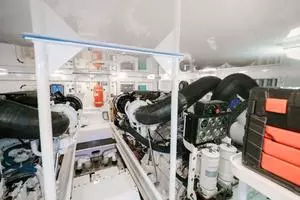 2007 64 Viking CNV Evil Eyes Engine Room (5)