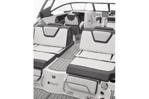 Photo 3449949 for 2021 Yamaha Boats 252SD  