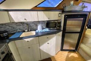 Photo 3450866 for 1998 Silverton 372 Motor Yacht  