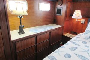 NEPTUNE S RIDE 43ft Hatteras Yacht For Sale