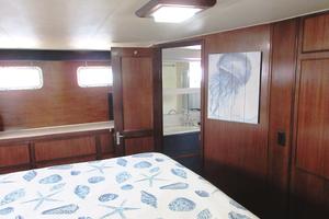 NEPTUNE S RIDE 43ft Hatteras Yacht For Sale