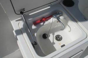 28ft Boston Whaler Yacht For Sale