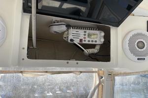 Photo 3464438 for 2011 Sea Hunt Triton 220  