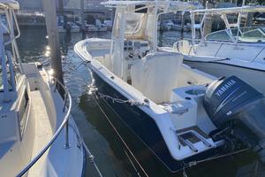 Photo 3464431 for 2011 Sea Hunt Triton 220  