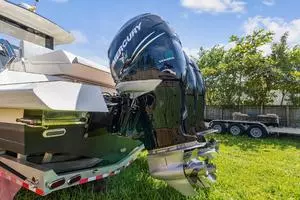 2023 Astondoa 377 Coupe Outboard thumbnail 9