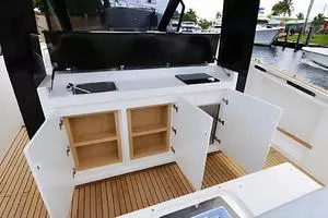 2023 Astondoa 377 Coupe Outboard thumbnail 17