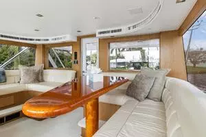 1998 Hatteras 82 Convertible thumbnail 27