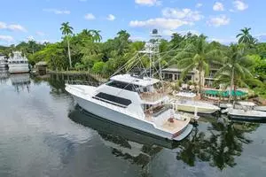 1998 Hatteras 82 Convertible thumbnail 5