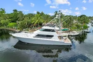 1998 Hatteras 82 Convertible thumbnail 3