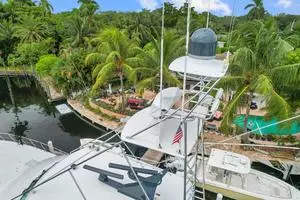 1998 Hatteras 82 Convertible thumbnail 11