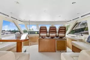1998 Hatteras 82 Convertible thumbnail 22