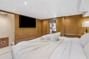 1998 Hatteras 82 Convertible thumbnail 48