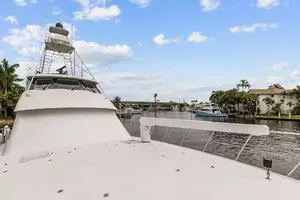 1998 Hatteras 82 Convertible thumbnail 18