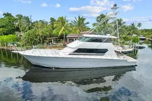1998 Hatteras 82 Convertible thumbnail 1