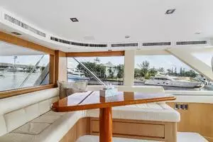 1998 Hatteras 82 Convertible thumbnail 28