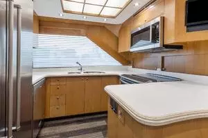 1998 Hatteras 82 Convertible thumbnail 36