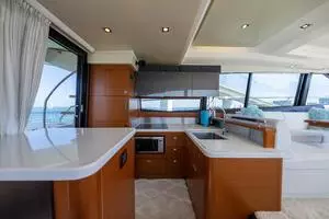 2016 Prestige 550 S thumbnail 24