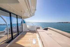 2016 Prestige 550 S thumbnail 16