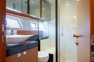2016 Prestige 550 S thumbnail 38