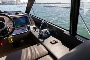 2016 Prestige 550 S thumbnail 32