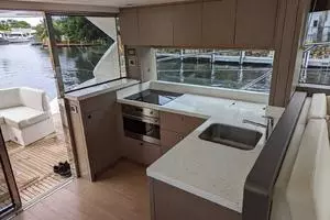 2018 Sunseeker Manhattan 52 thumbnail 21